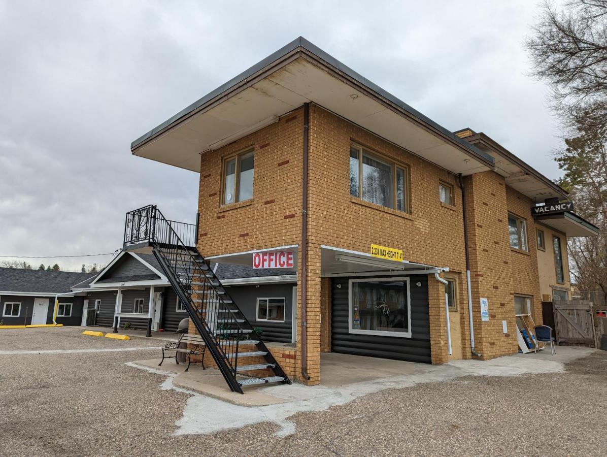 Riverside Motel Медисин-Хат Экстерьер фото