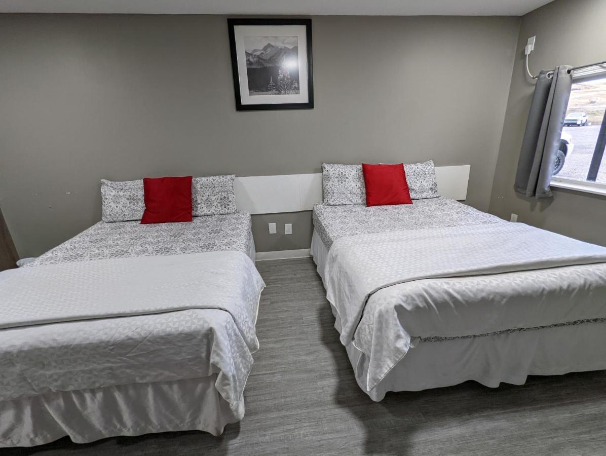 Riverside Motel Медисин-Хат Экстерьер фото