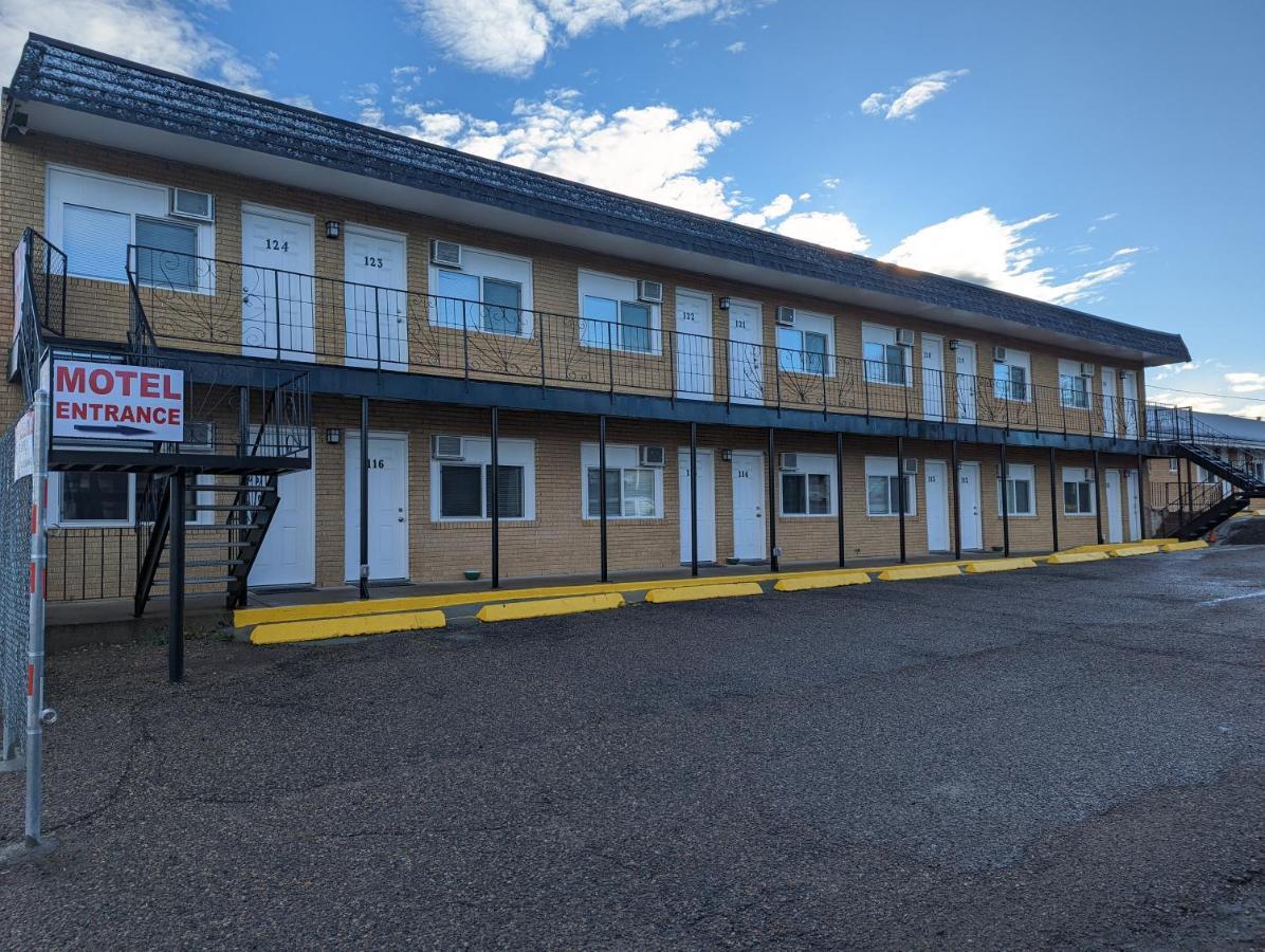 Riverside Motel Медисин-Хат Экстерьер фото