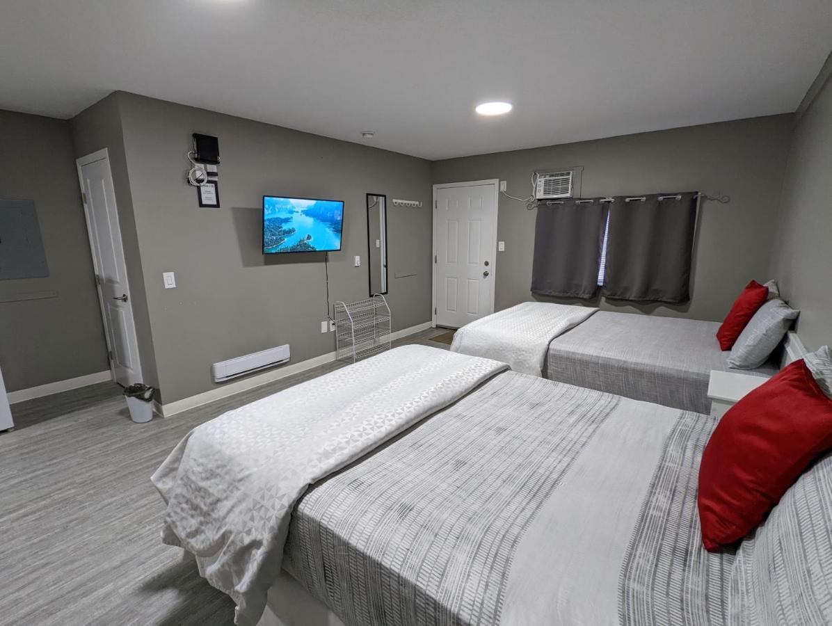 Riverside Motel Медисин-Хат Экстерьер фото