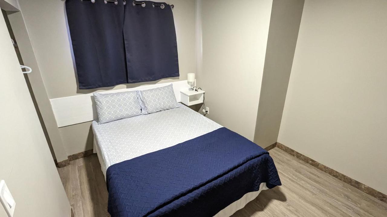 Riverside Motel Медисин-Хат Номер фото